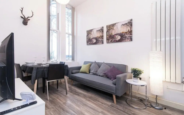 Tranquil Derby 2 Bedroom Apartment Retreat