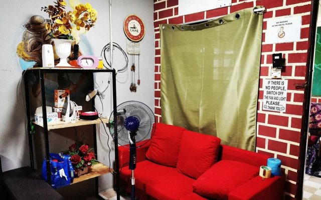 BOBI's Cafe Backpackers Hostel
