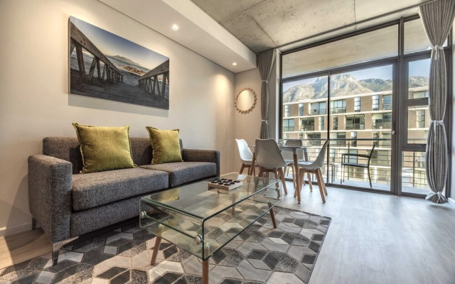 C502 Woodstock Quarters with Pool & Gym