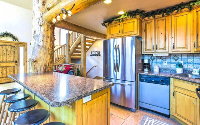 Rustic Sterling Cabin: Walk to Palisade Lake!