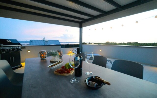Rooftop apartment Jadera