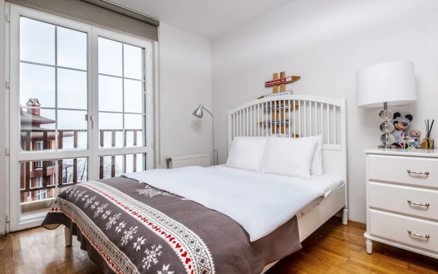 Sleek Villa With Backyard and Sapanca Lake View