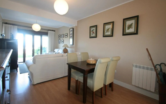 Apartamento en complejo residencial con piscina