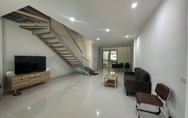 Modern House CNX