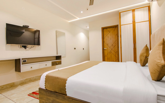 Fabhotel Prime The Eminence