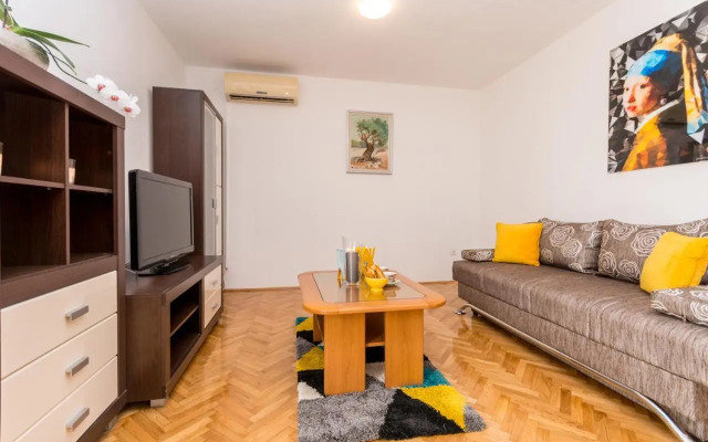 Apartment Pavla with pool