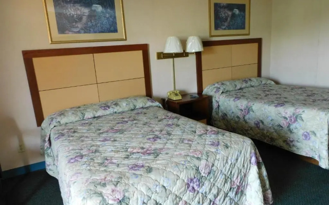Camilla Inn & Suites