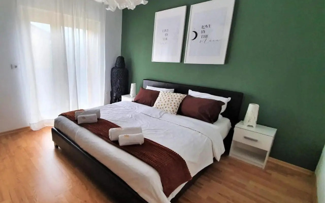 Apartment and Rooms HISA SONCA