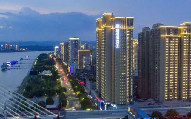 Ease Hotel · Zhi (Yichang Three Gorges Visitor Center Binjiang Wanda)