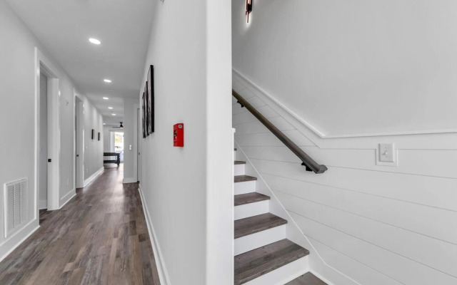 Golden Seashell West