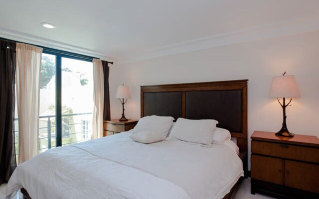 Lotus-7 by Playa District