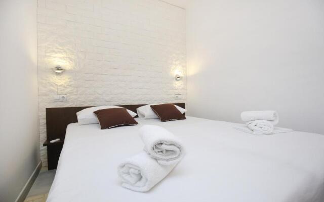 Deluxe Mkc Apartments