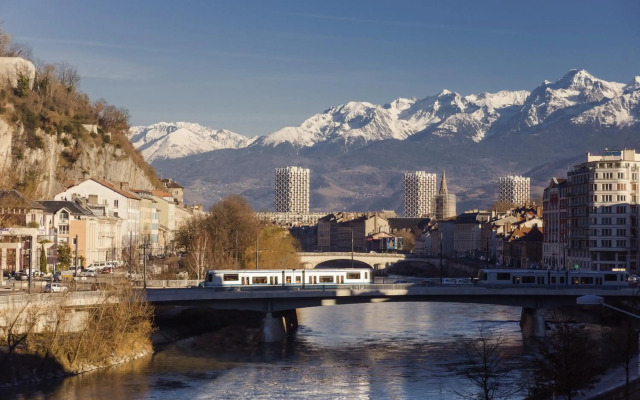 Mercure Grenoble Centre Porte des Alpes