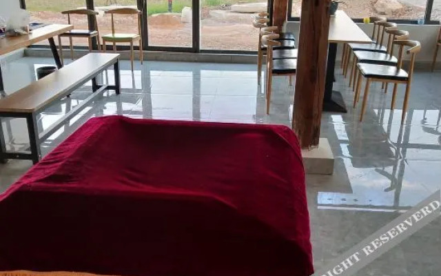 Puzhehei 72 Hou Star Lotus Hot Spring Hotel