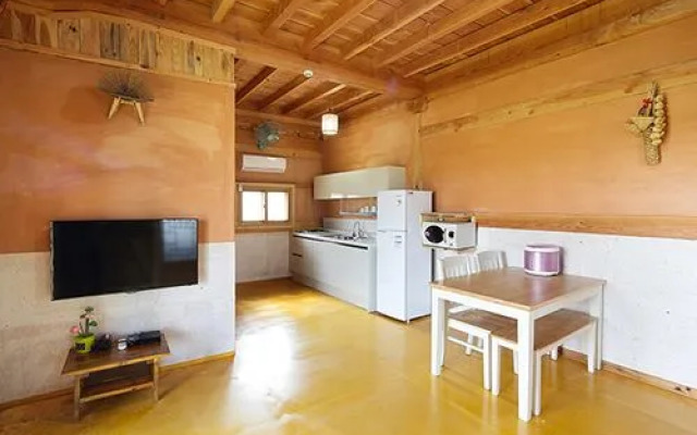 Jeju Daemyoung Hanok Pension