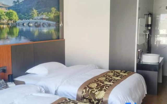 Yuanyang Shun Cai Smart Hotel