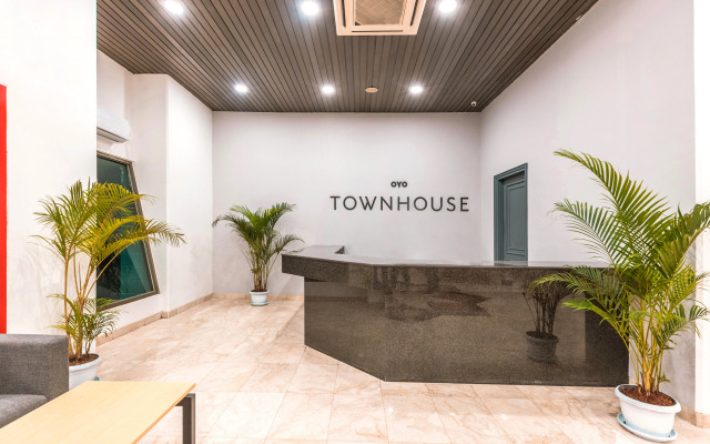 Super OYO Townhouse 2 Hotel Gunung Sahari