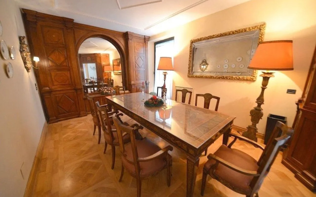 Prestigious Apartment Via Giulia
