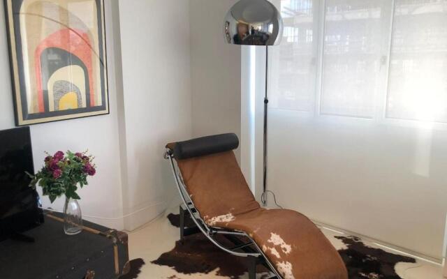 Architectural poetry in an unique 3bdrs view flat