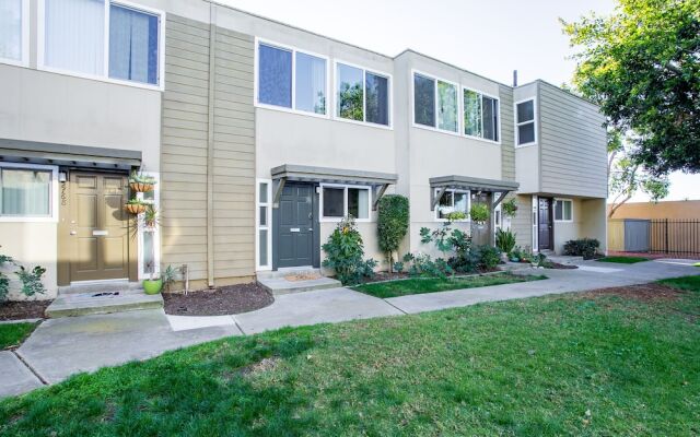 WanderJaunt - Castillo - 2BR - Point Loma