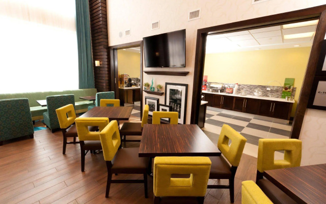 Hampton Inn & Suites by Hilton Regina East Gate