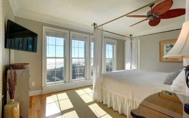 The Seventh Day 6 Bedroom Home by RedAwning