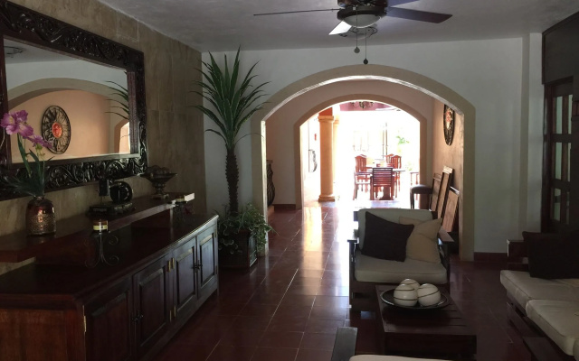 El Zaguán Colonial by GuruHotel