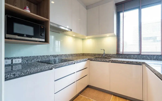 Diamond Condominium 2506