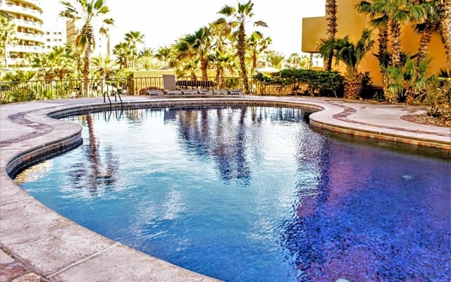 Bella Sirena Luxury Resort 205-D