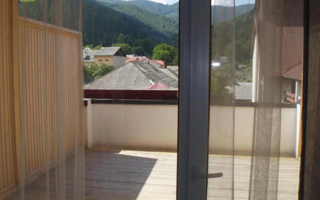 Rakhiv Hotel & Apartments