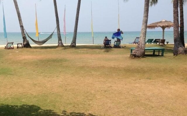 Holiday Beach Resort