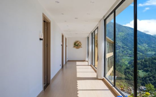 Enjoy the panoramic view of the rice fields (Longsheng Longji Terraces Branch) – Outside – Guilin
