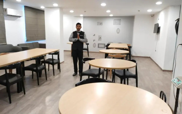 Saltstayz Express – Medicity (Near Medanta Hospital)
