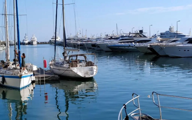 Ferretti 36 ' Bateau à Quai Vieux-Port Cannes Festival La Croisette - Hotel in Cannes - Photo 2