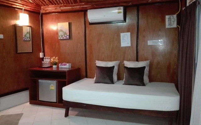Haadrin Resort