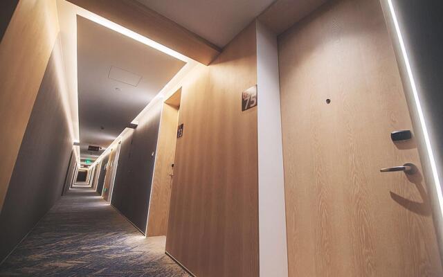 Holiday Inn Express Shanghai Songjiang Fangta by IHG