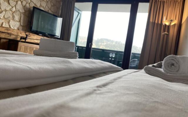 Alpine Studio Apartment by AA Holiday Homes