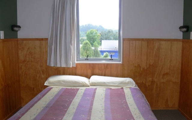 Waitomo Village Chalets Home of Kiwipaka – Guest Rooms – Waitomo Caves
