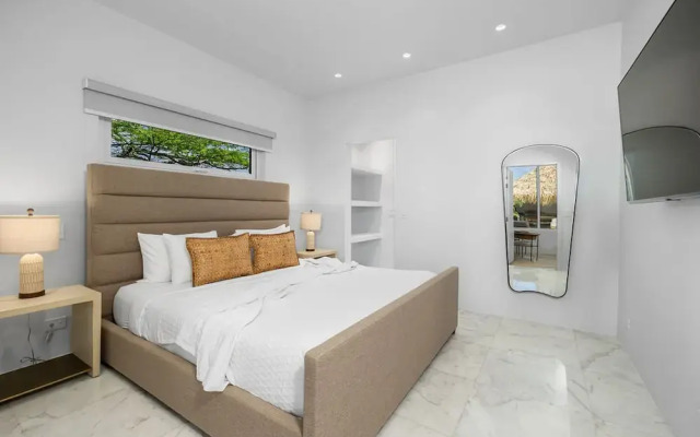 The Court Villa - 8 Bed 8 5 Bath