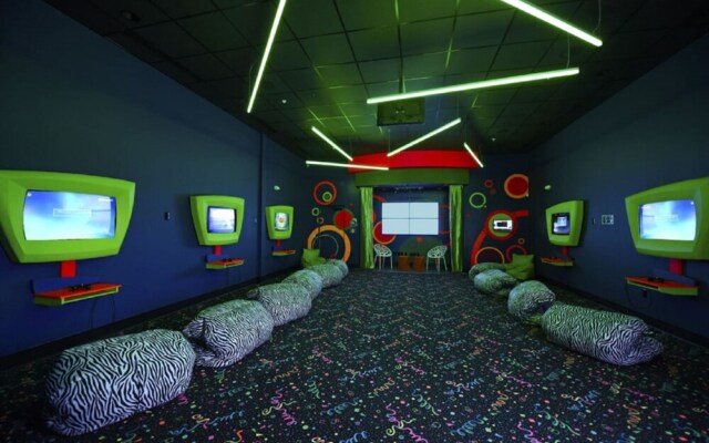 Festival Resort Five-bedroom