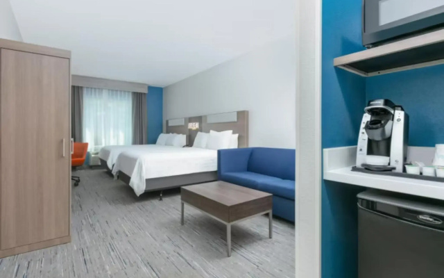 Holiday Inn Express & Suites Marshall by IHG