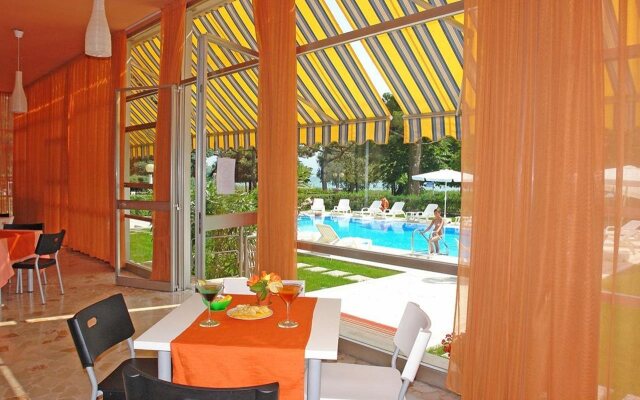 Hi Hotels Sirmione - Lakeview Pool