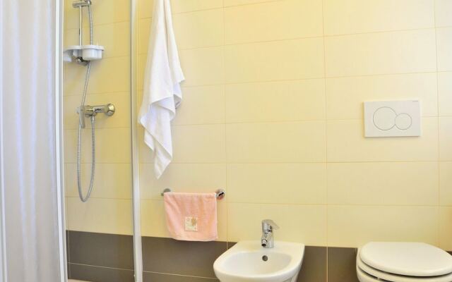 Vacation Home With Shared Pool in Lazise