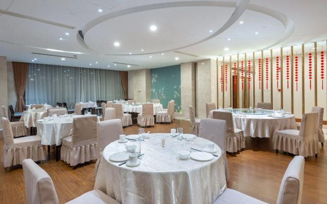 Holiday Inn Shanghai Pudong Nanpu by IHG