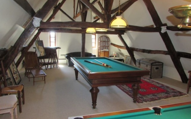 Le Manoir De Neuville