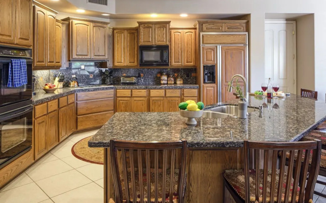 Valley View Villa - Private Pool - Hidden Bedroom