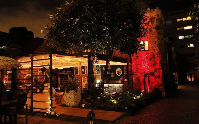 Hotel Chateau Physique