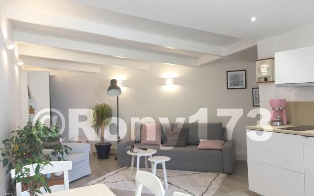 Studio proche mer et ville TOULON 2 pers