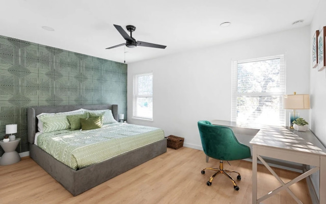 Trendy 3 Bedroom Oasis in Central Austin