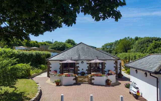 Garden-view Holiday Home in Plymouth With Sauna